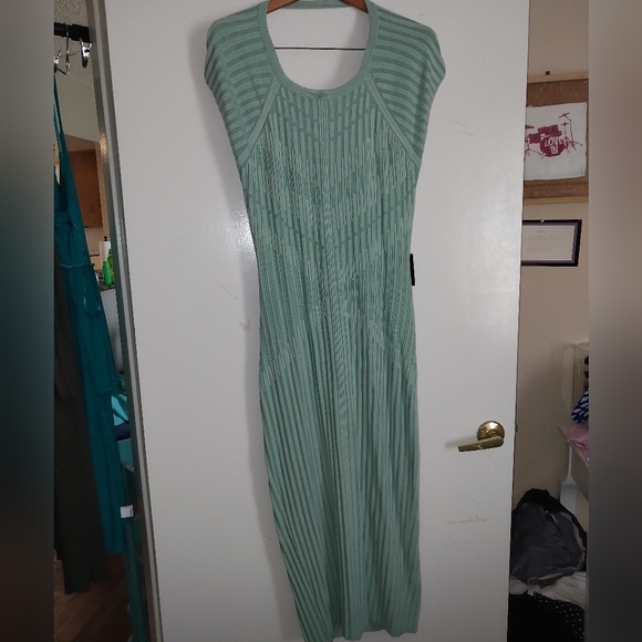 Express midi sweater dress - Picture 4 of 6